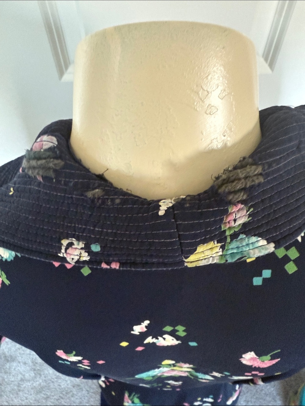 40’s Vintage Navy Floral Maxi Dress with Button-Front - Picture 5 of 5